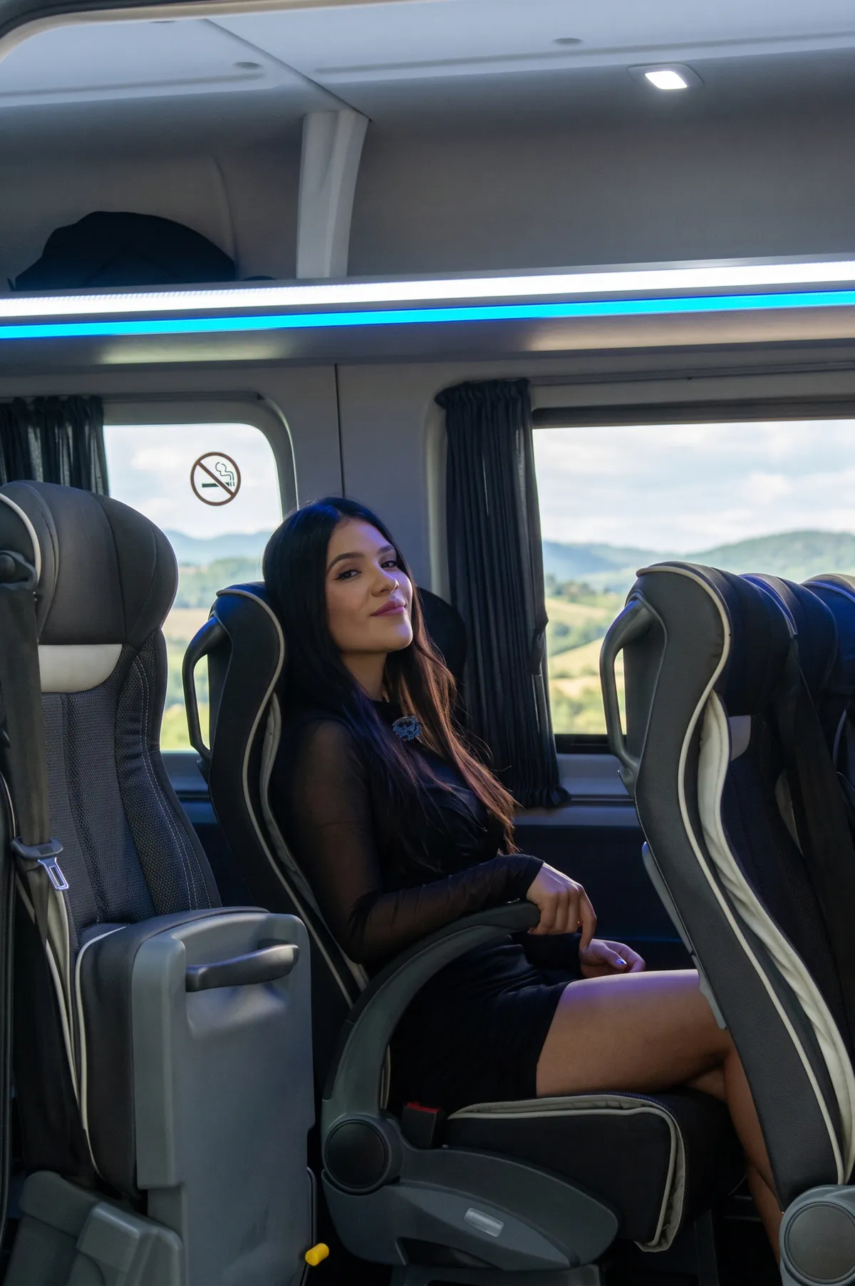 Interior Zitros con modelo